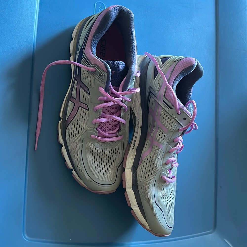 Women’s ASICS Gel-Kayano22 size 10.5
